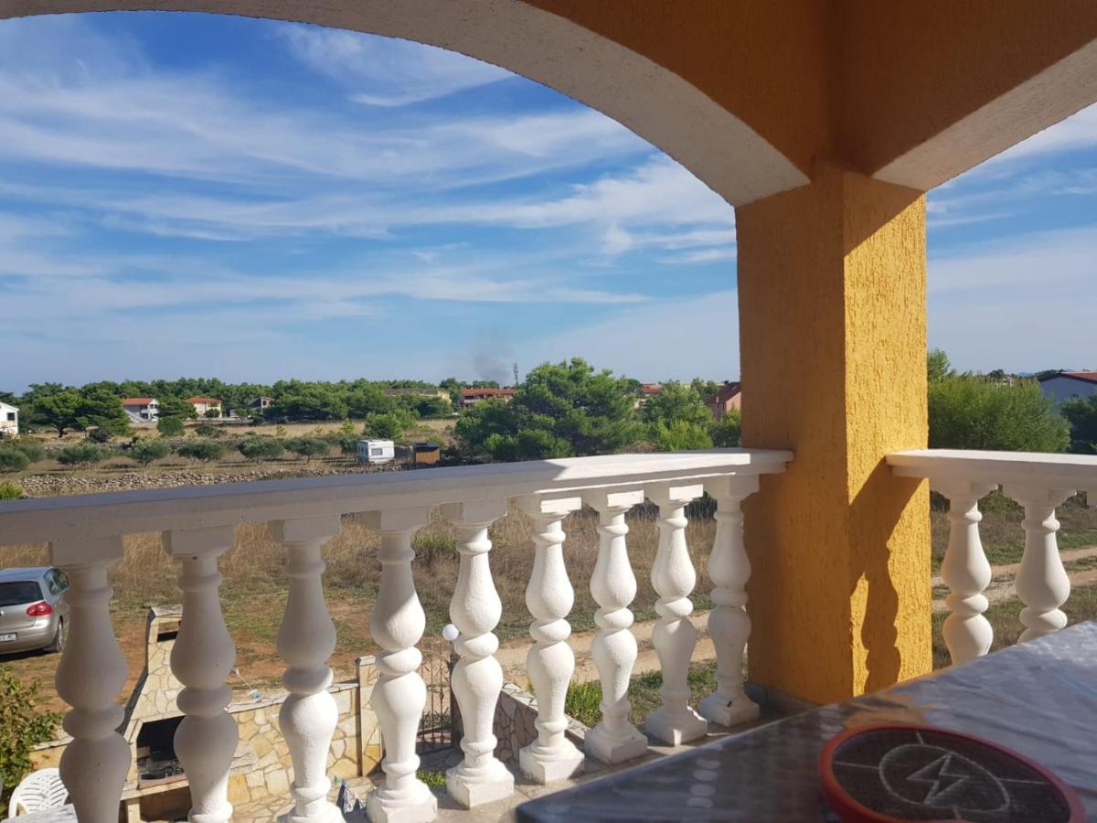 Apartmani Anna Vir Buitenkant foto