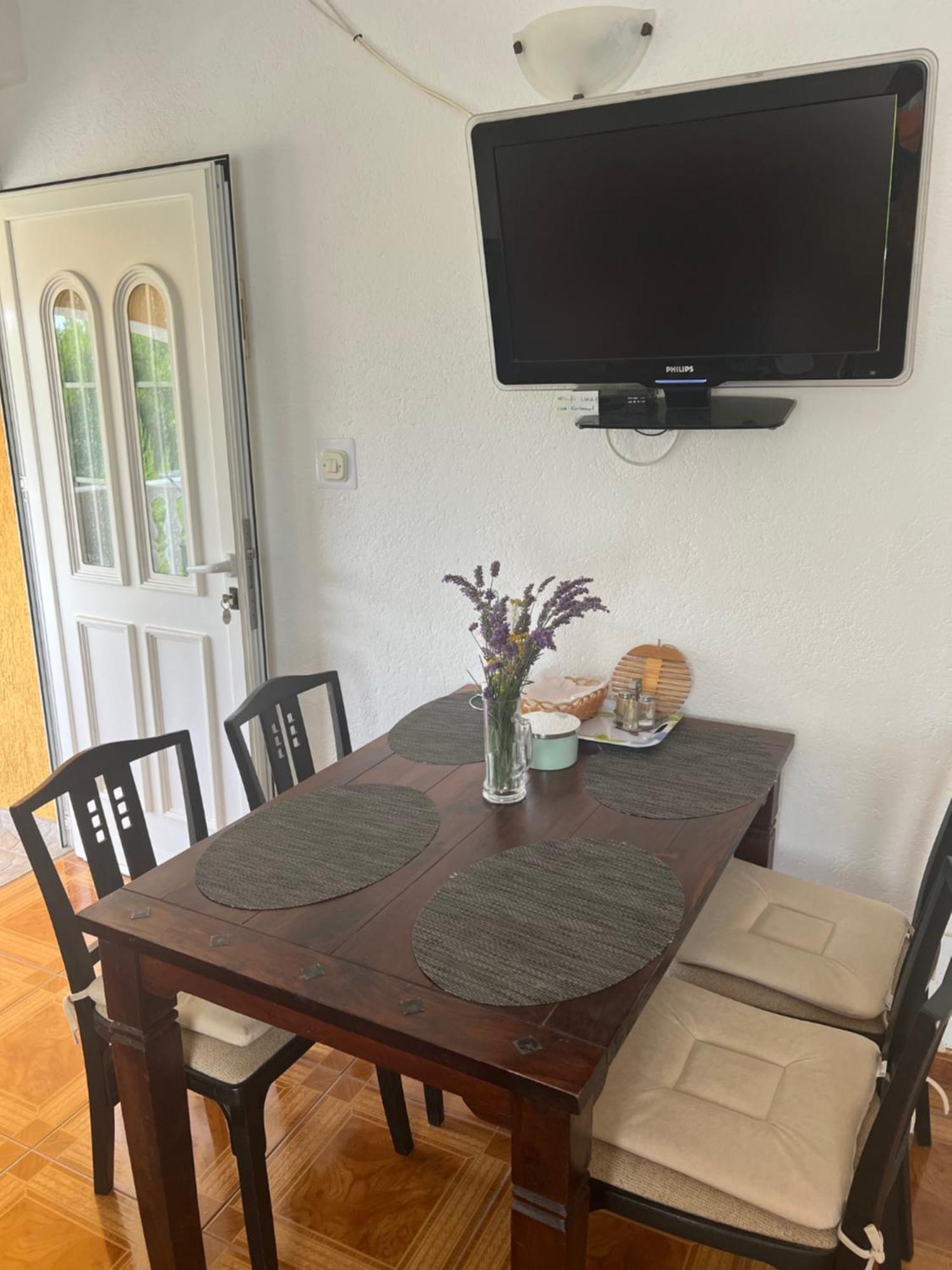Apartmani Anna Vir Buitenkant foto