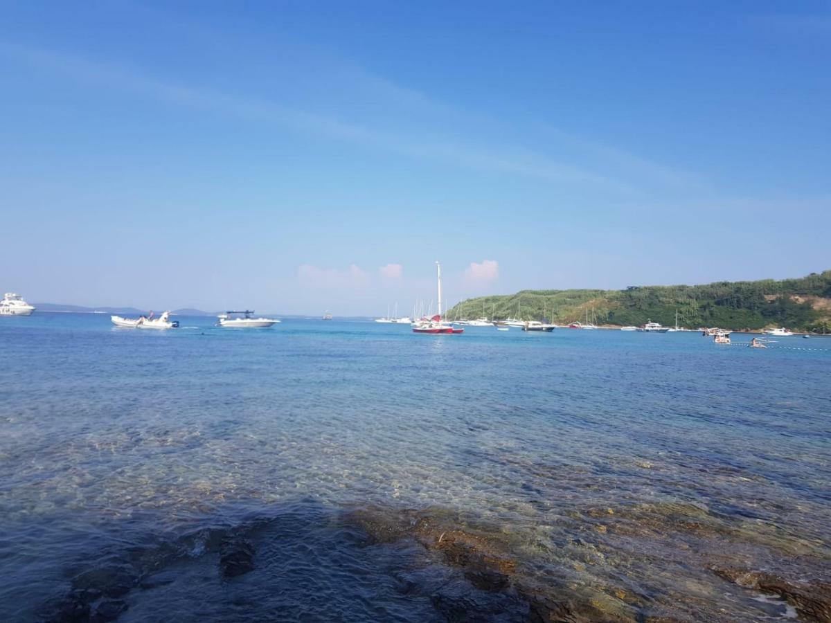 Apartmani Anna Vir Buitenkant foto