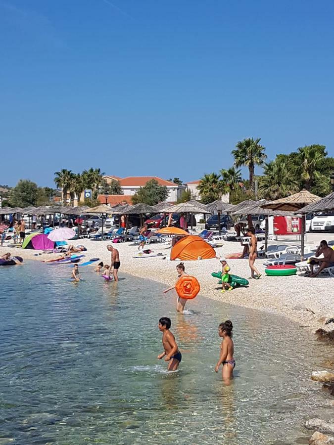 Apartmani Anna Vir Buitenkant foto
